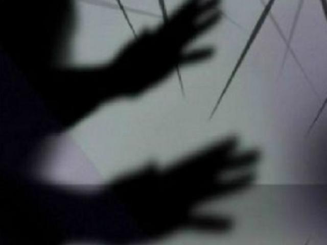 [단독] 女화장실 '<strong>몰카</strong>의심男' 놔준 쇼핑몰…"성추행이라도 당했냐"