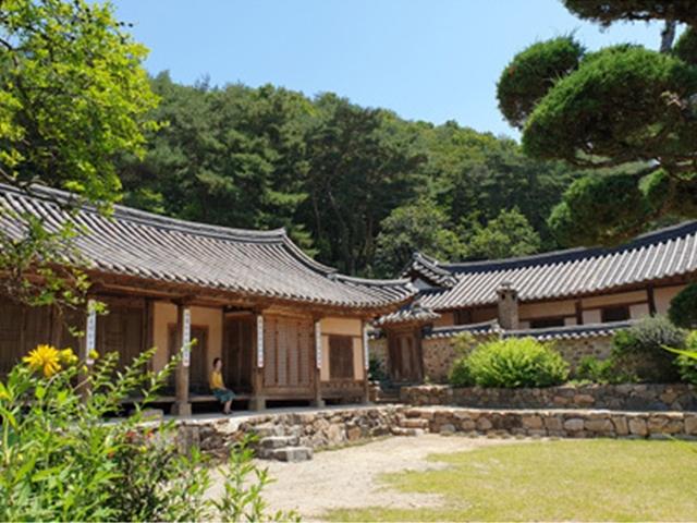 오래 보아야 예쁘다, 삶도 그렇다… <strong>예산</strong> 고택 나들이