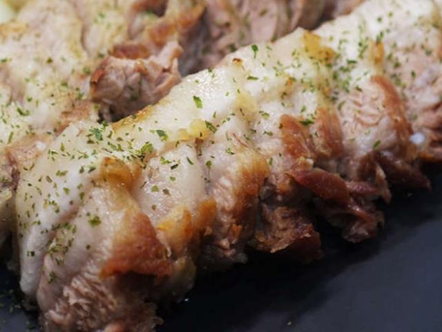 와인과 함께 즐기는 오븐구이 통<strong>삼겹살</strong>