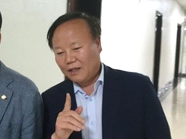 <strong>김재원</strong>, 추경안 심사 중 음주 의혹…표창원 “분노 치민다”