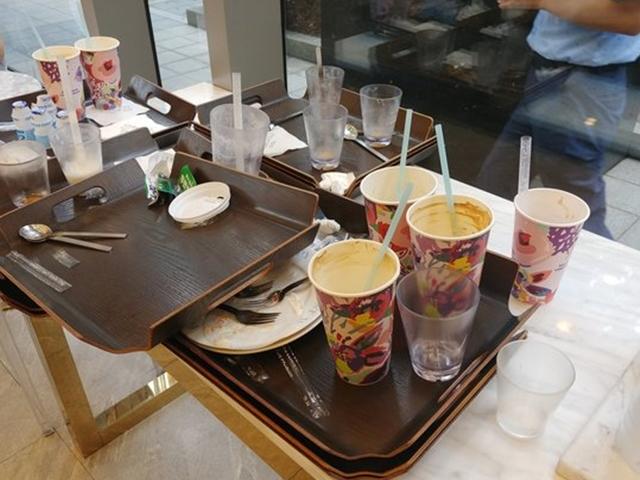 실내서 플라스틱 컵 사라진지 1년, 이젠 종이컵이 폭발했다