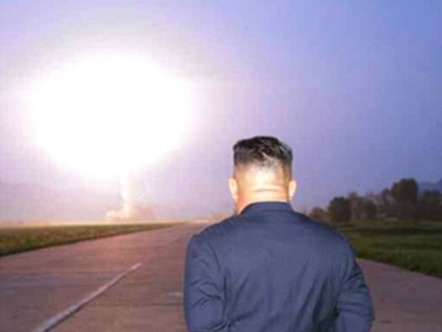 文대통령 새벽잠 깨우는 김정은…'4·27 약속' 깨졌다