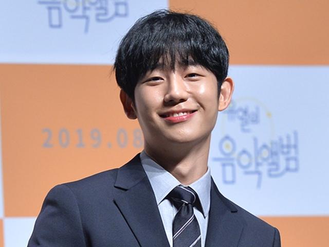 ‘대세’ 정해인의 씀씀이 수준…매니저에게 외제차 선물