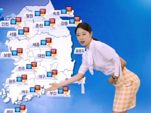 '원사이즈' 의상 입은 기상캐스터...<strong>비정규직</strong>의 설움
