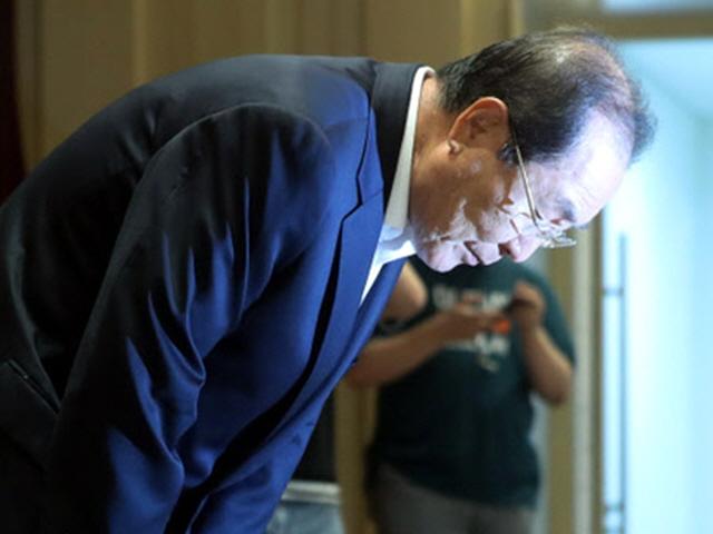 “여성에 대한 부적절 언급 없었다”던 한국콜마, 여론 역풍에 회장 사퇴