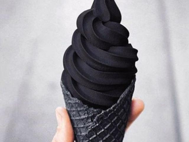 음식에 재를 뿌린 ‘차콜 푸드’…건강엔 괜찮을까