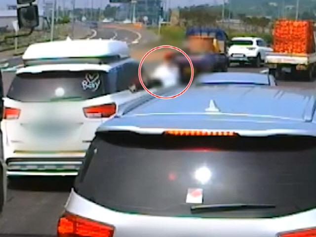 제주도 카니발 폭행 영상 ‘충격’…변호사 “구속해야”