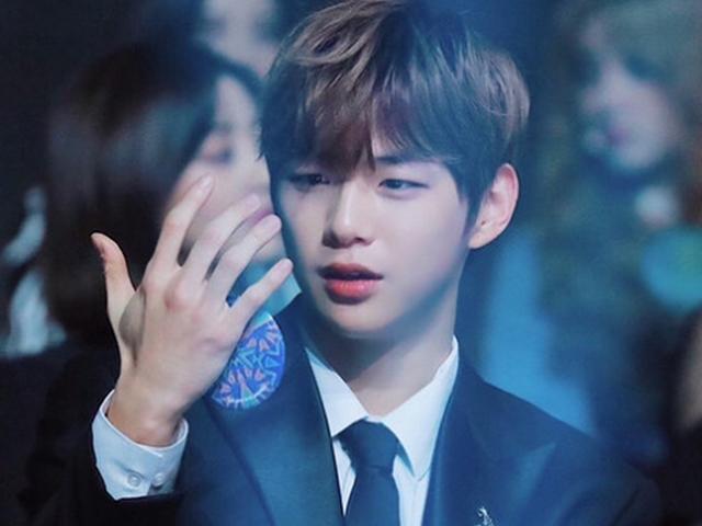 <strong>강다니엘</strong>♥<strong>지효</strong>, 공식석상서 대놓고 티냈다?…팬들의 '열애 퍼즐' 맞추기