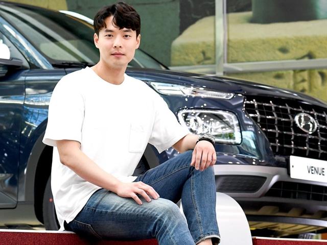 LG엔 ‘베이지 면바지’ 많았고 현대<strong>차</strong>에선 ‘반바지’가 보였다