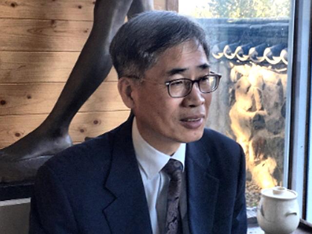 조국이 대법관으로 추천했던 신평 "조국씨, 이제 내려오십시오"