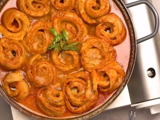 '이것' 들어가면 김치찌개가 더 맛있게 바뀝니다.