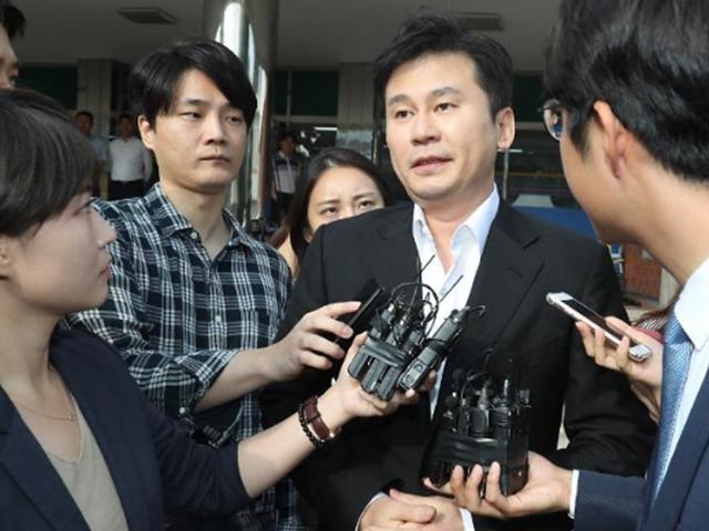 양현석, 밤샘조사 받고 귀가... 경찰, 23시간 조사