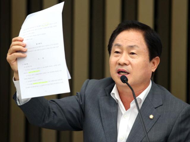 <strong>조국 딸</strong> 한영외고 생기부 '불법 유출'한 한국당 주광덕 의원, 누구?