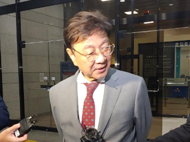 동양대 총장 "조국 부인, <strong>표창장</strong> 위임했다고 말해달라 부탁"