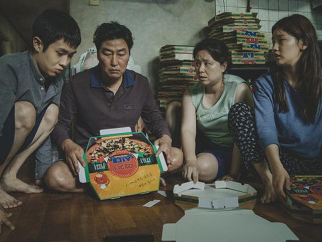 조국과 '기생충'… <strong>영화</strong>는 어떻게 <strong>정치</strong>가 되는가?