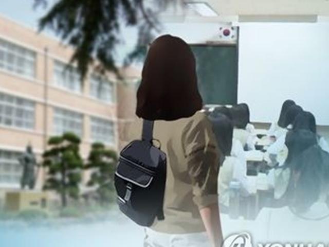 임용시험 붙고도 발령<strong>대기</strong> 중인 초등교사 2천여명…매년 반복
