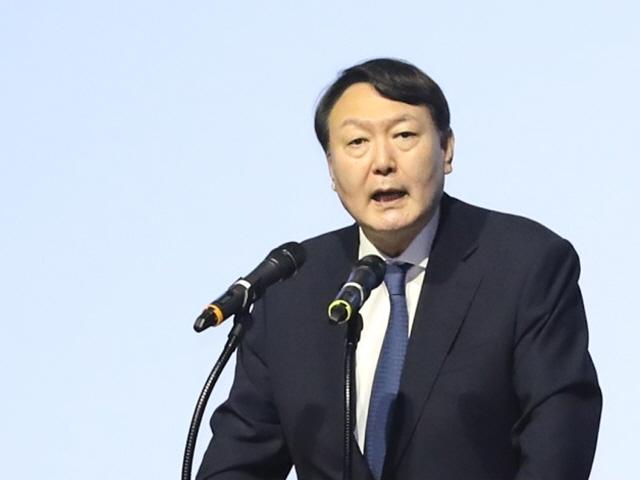 윤석열, 文지시 하루만에 <strong>검찰</strong><strong>개혁</strong>안 발표 '의미'는