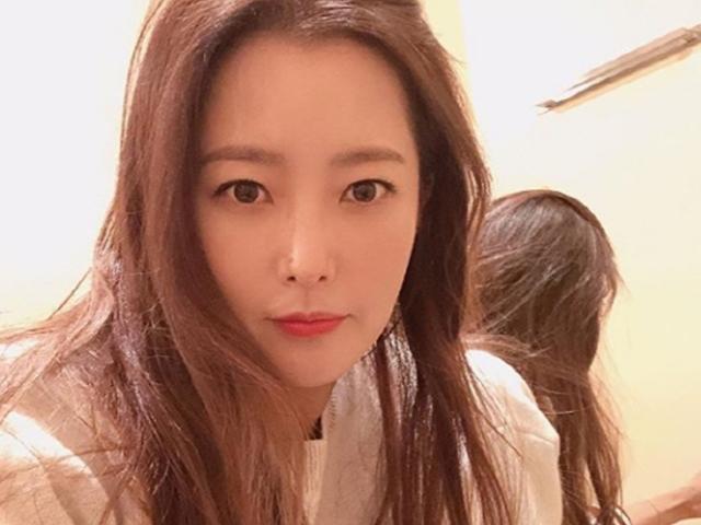 김희선, 막찍어도 이런데 '<strong>셀카</strong> 찍는법' 배우고 싶다고?