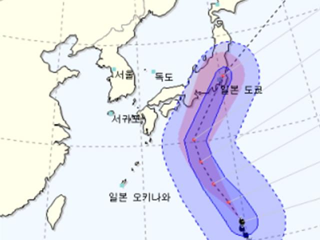 <strong>태풍</strong> <strong>하기비스</strong> 접근... 日 "생존배낭 준비하라"