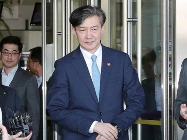 <strong>조국</strong> 전 장관, 서울대 빠른 복직 이유는?