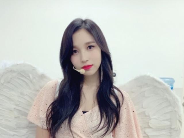 '활동 중단' 트와이스 <strong>미나</strong>, 팬미팅에 깜짝 등장