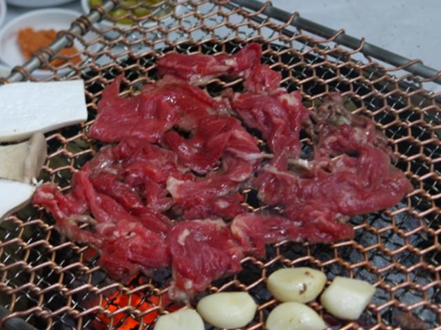 대한식당… 주문 즉시 버무린 광양<strong>불고기</strong>