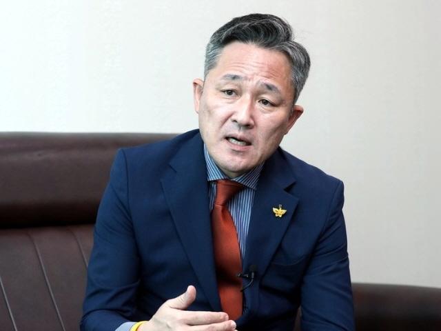‘불출마 선언’ 표창원 “당리당략에 초심 흔들려…참회”