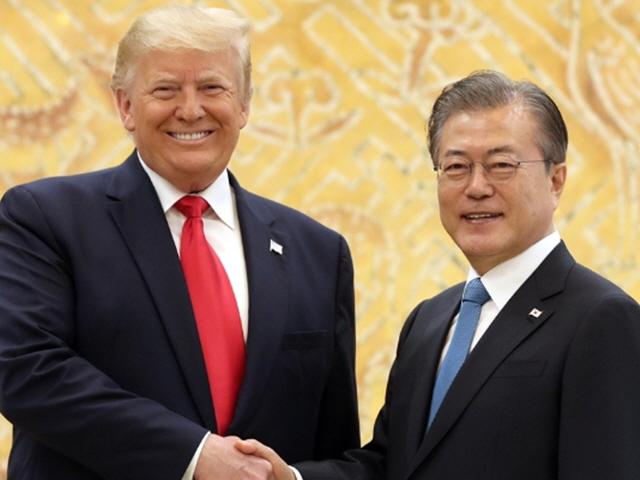 전직 미 <strong>국방부</strong> 비서관 “트럼프, 한국이 미국 벗겨먹는다며 불평”
