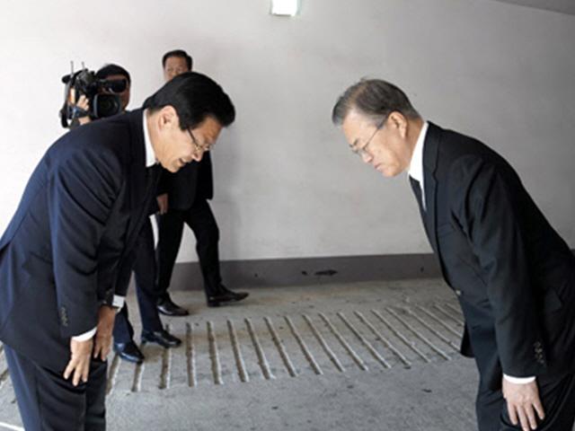 文 모친 빈소서 홍문종 “朴 전 <strong>대통령</strong> 잘 배려해달라”