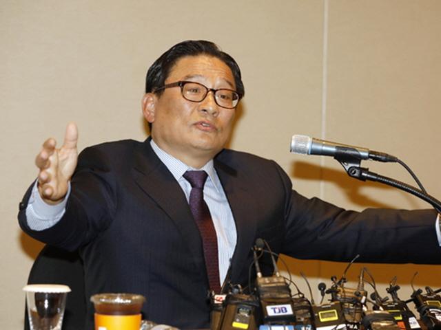 <strong>박찬주</strong> "원하면 '충남 천안을'…군인권센터 소장 삼청교육대 가야"