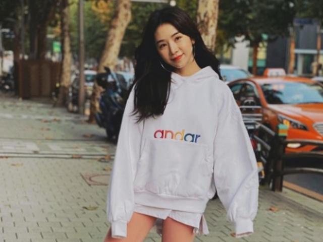 차오루, 분홍색 아찔 레깅스..진정한 하의실종 패션