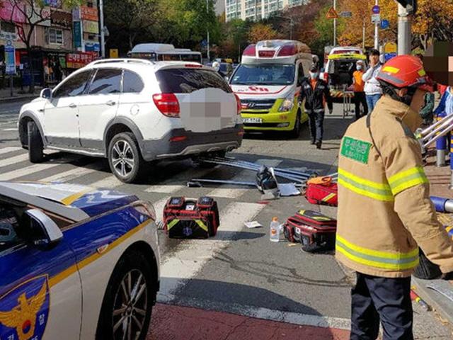 <strong>보행자</strong> 4명 덮친 운전자 '비틀비틀'…대낮 만취 운전