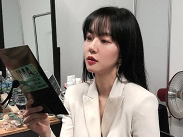임수정, '<strong>MMA</strong> 2019' 참석 인증샷…청순 미모+압도적 분위기