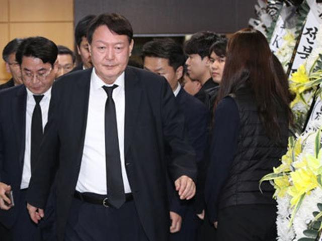 "<strong>초기화</strong> 말아달라"… 숨진 수사관 '휴대전화', 靑 의혹 향방 가를까?