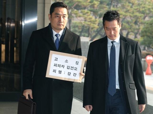 <strong>강용석</strong>, 김건모 성폭행 혐의 고소 "김건모측 연락와서 만났다"