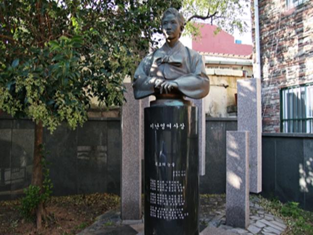 한국 최초의 <strong>걸그룹</strong> 저고리 시스터즈를 아십니까