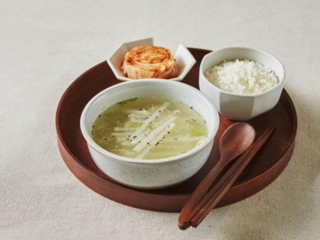 시원한 동치미, 따뜻한 국에 <strong>활용</strong>하는 <strong>방법</strong>