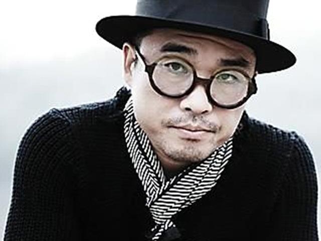 "김건모, <strong>왁싱</strong>했냐며 신체 만지려 했다" 성추행 의혹 추가 폭로