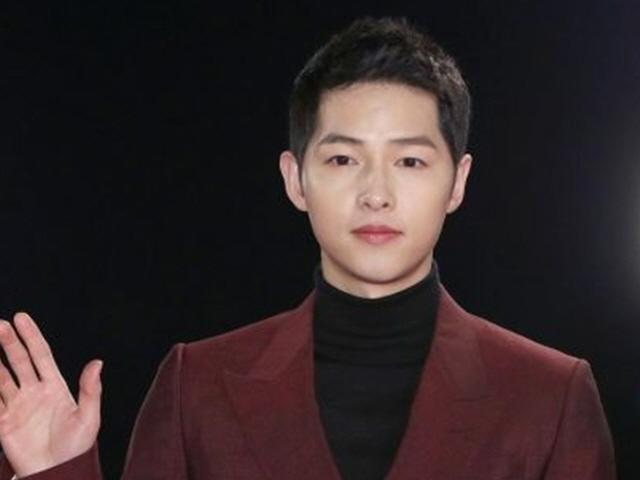 <strong>송중기</strong>, 7년 만에 블러썸 떠나…카카오M 이적설 '사실무근'