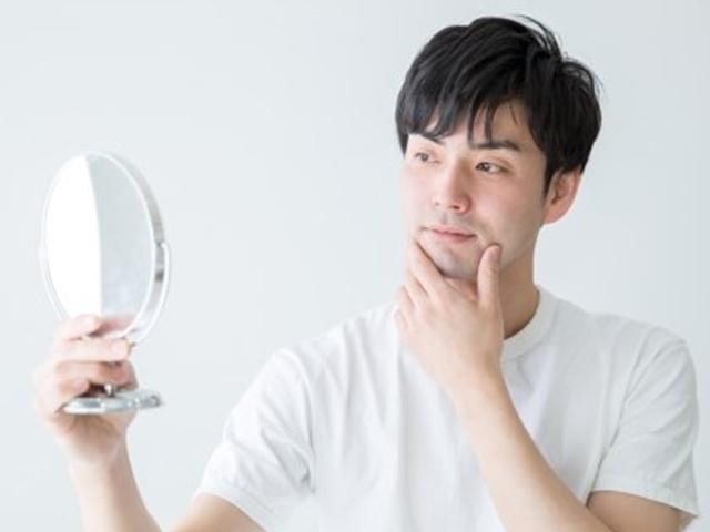 남자 피부 관리의 첫 걸음은 화장품 선택? 거울이 먼저