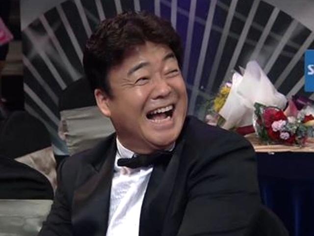 "나는 비<strong>연예인</strong>"…백종원, '대상' 이상의 품격 '공로상'