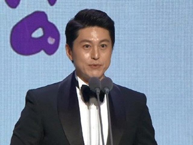 “처남과 기쁨 나누고파”…<strong>류수영</strong>, 시상식서 박하선 동생 추모