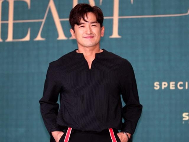 <strong>강제추행</strong> <strong>혐의</strong> 받은 신화 이민우, ‘무혐의 처분’ 받아