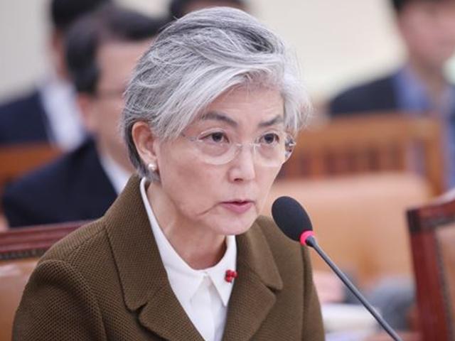 강경화 “<strong>미국</strong>과 입장 같을 수 없어” 호르무즈 파병에 선 그어