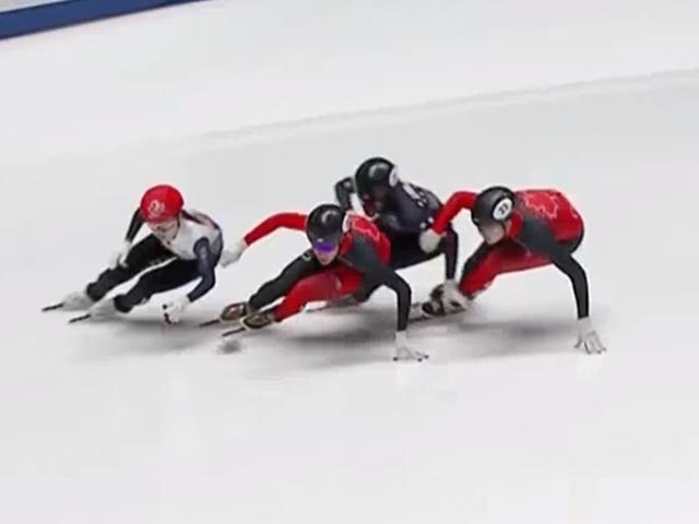 '쇼트트랙 <strong>여제</strong>'의 부활!…최민정 4대륙 선수권 500m 대역전극 우승
