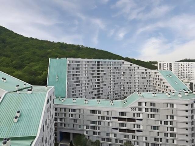 “왜저렇게 만들었지” <strong>신기</strong>하게 생긴 강남의 한 아파트