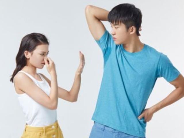 오래된 '구강청결제'… "겨드랑이에 양보하세요"