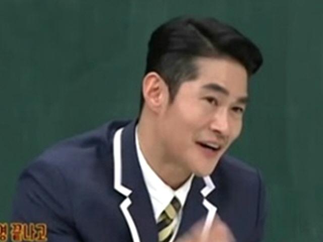 <strong>배정남</strong>, 김희철 열애 간접 언급 "볼뽀뽀에 오해, 행복하지?"