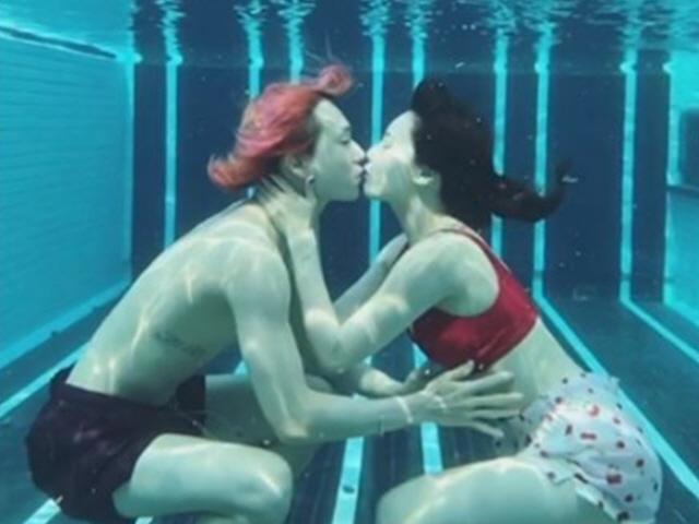 현아♥던, 영화같은 수중키스…달콤한 '<strong>럽스타그램</strong>'