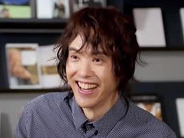 양준일의 <strong>미소</strong> - 겸손하되 비굴하지 않고 자존감이 높되 모두에게 친절한